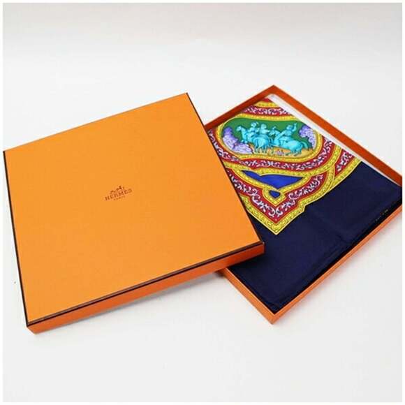 HERMES Blue Silk Scarf - Picture 5 of 8